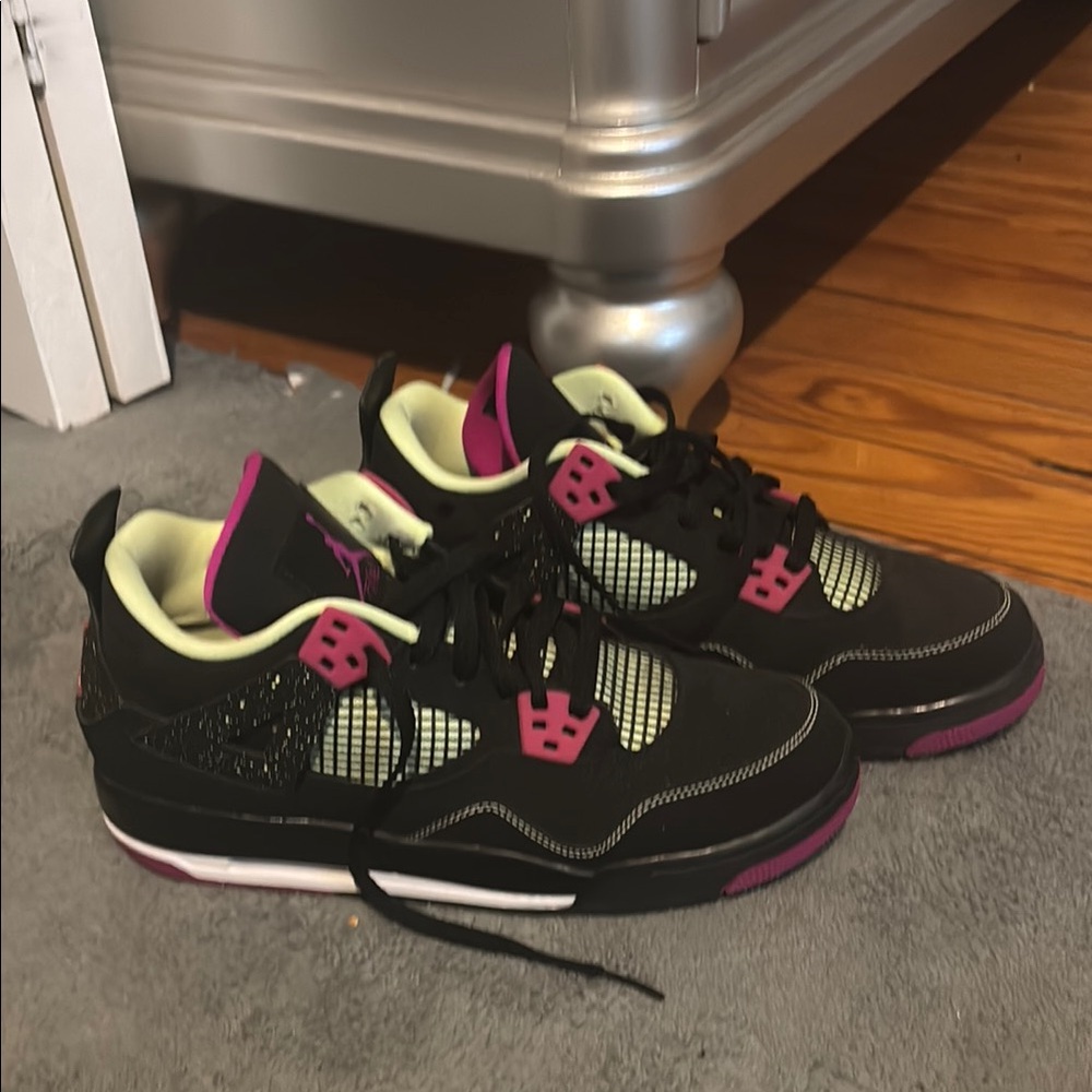 Air Jordan 4 Retro Black Pink Sneakers